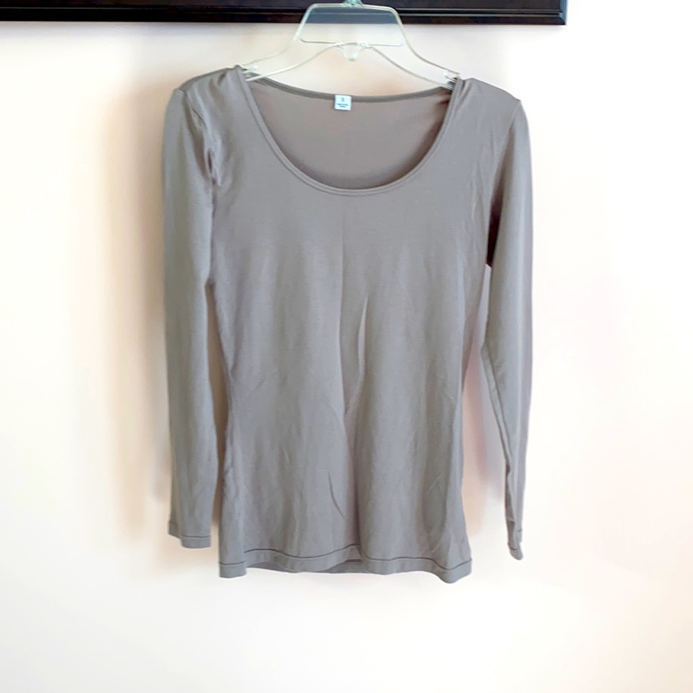 Tan crew neck shirts SMALL size